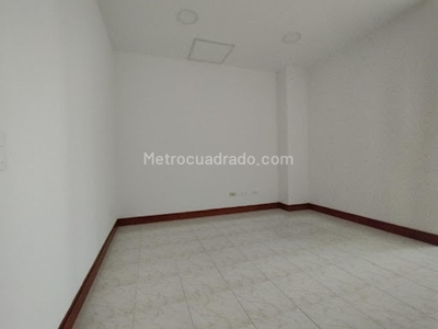 Oficina en Arriendo, Patio Bonito