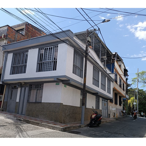 Se Vende Casa Esquinera En Cuba Pereira