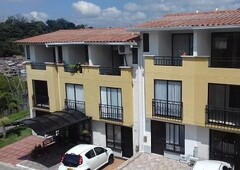 Vendo casa 3 niveles conjunto residencial Anda Lucía Av Sur