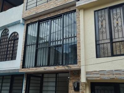 Casa en renta en Topacio, Ibague, Tolima | 45 m2 terreno y 135 m2 construcción