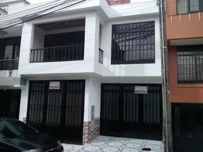 Casa con Renta Urbanización Hacienda Piedrapintada