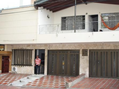 Casa en el barrio Simón Bolívar, Medellín