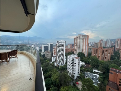 Piso exclusivo de 386 m2 en alquiler en Medellín, Departamento de Antioquia