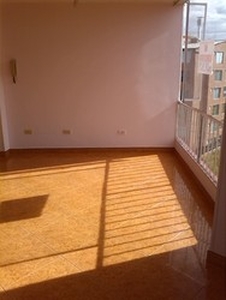Arriendo 5 piso 3 habitaciones parqueadero sotano - Bogotá
