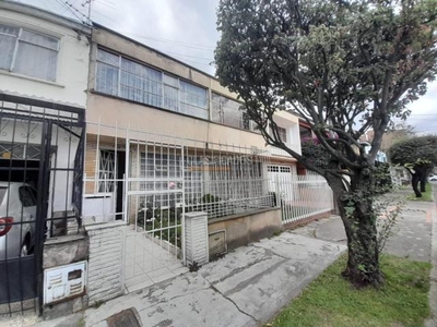 Alquiler Casas en Bogotá - 8 habitacion(es)