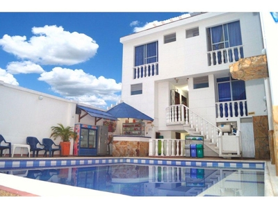 Hotel de lujo de 331 m2 en venta Villeta, Cundinamarca