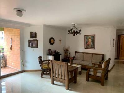 Apartamento en venta en Laureles, Medellín, Antioquia | 150 m2 terreno y 150 m2 construcción