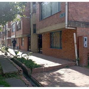 Apartamento En Arriendo En Bogotá Suba Compartir. Cod 110621