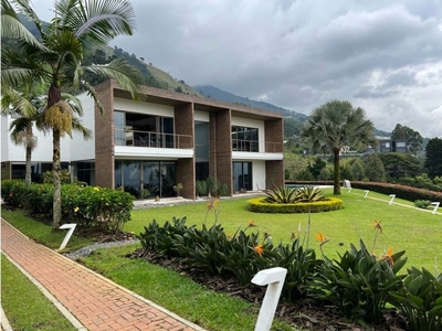 Casa de campo de alto standing de 3200 m2 en venta Medellín, Departamento de Antioquia
