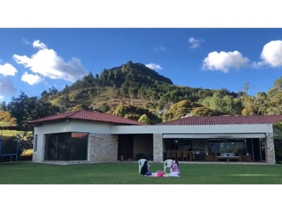 Casa de campo de alto standing de 6 dormitorios en venta La Ceja, Departamento de Antioquia