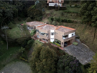 Vivienda exclusiva de 1106 m2 en venta Envigado, Colombia