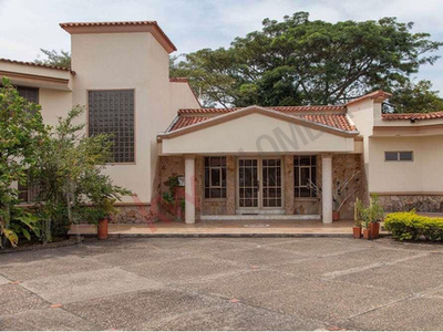 Vendo Casa Independiente Barrio Pance - Cali- Valle, Colombia.-9407