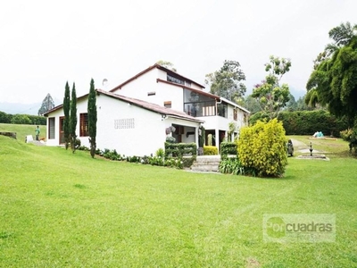 Exclusiva Villa / Chalet de 660 m2 en alquiler en Retiro, Colombia