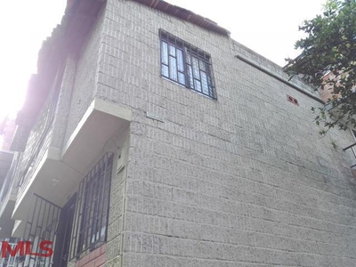 Casa en Medellín, Aranjuez, 237461