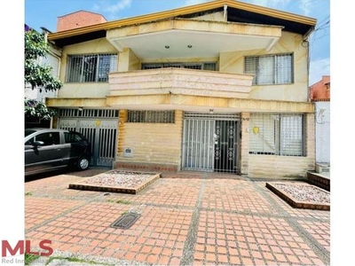 Casa en Medellín, La Castellana, 229679