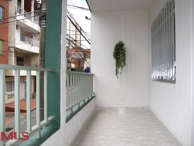 Casa en Medellín, Los Naranjos, 238815