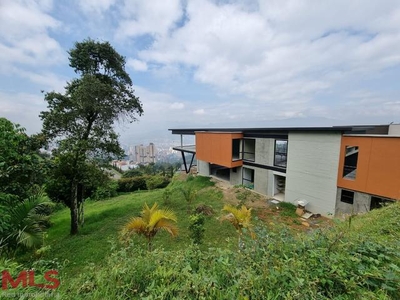 Casa en Medellín, Manrique, 240621