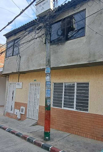 Casa En Venta Oriente De Cali Barrio El Pondaje 2 Pisos Independientes