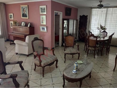 Venta de oportunidad de espaciosa casa en lugar extraordinario del barrio La Campiña, en la ciudad de Barranquilla