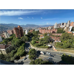 Apartamento En Venta De 3 Habitaciones, Parqueadero Y Cuarto Útil En San Lucas Medellín