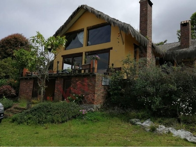 Arriendo linda casa campestre en la Vereda Rio Frio Occidental en Tabio, Cundinamarca.