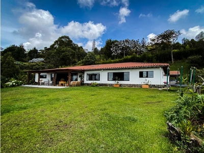 Vivienda de alto standing de 11235 m2 en venta Rionegro, Departamento de Antioquia