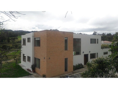 Vivienda de alto standing de 2134 m2 en venta Chía, Colombia
