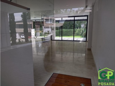 Vivienda de alto standing de 331 m2 en venta Envigado, Colombia