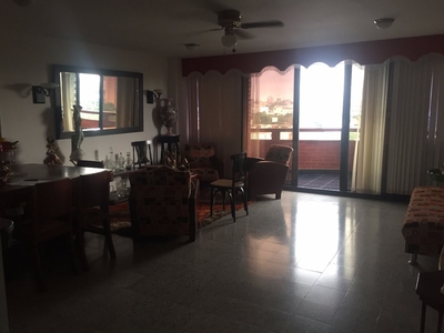 apartamento piso alto comodo en prado