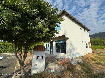 Casa en Venta en Condominio Verde del Campo, Municipio Narino, Cundinamarca