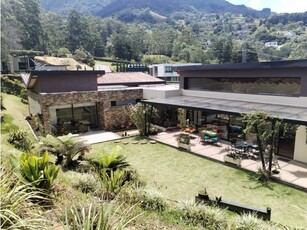 Casa de campo de alto standing de 3 dormitorios en venta Envigado, Colombia