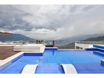 Casa de campo de alto standing de 2160 m2 en venta Bello, Departamento de Antioquia