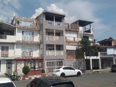 Casa en venta en Ciudad Córdoba, Cali, Valle del Cauca | 55 m2 terreno y 210 m2 construcción