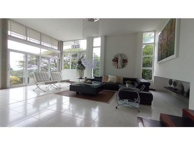 Vivienda de alto standing de 2054 m2 en venta Cali, Colombia