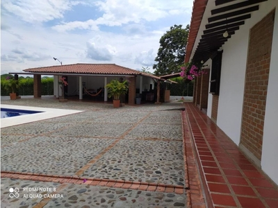 Vivienda de alto standing de 9000 m2 en venta Quimbaya, Departamento del Quindío