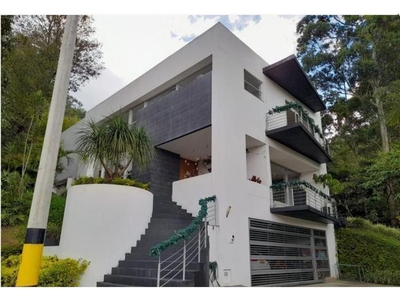 Vivienda de lujo de 1092 m2 en venta Medellín, Departamento de Antioquia