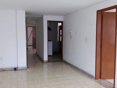 Apartamento en venta Pinares De San Martin, Universidad