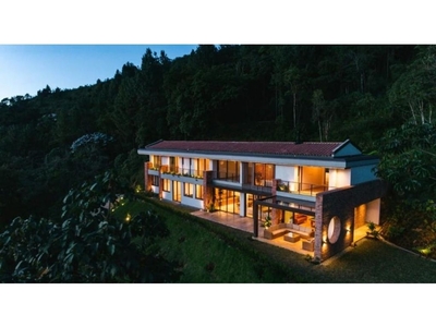 Casa de campo de alto standing de 14018 m2 en venta Medellín, Departamento de Antioquia