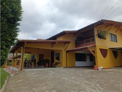Casa de campo de alto standing de 1600 m2 en venta Guarne, Departamento de Antioquia