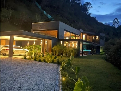 Casa de campo de alto standing de 1711 m2 en venta Retiro, Colombia