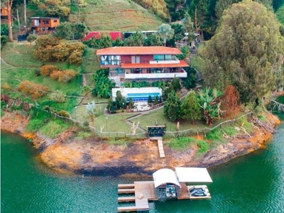 Casa de campo de alto standing de 1844 m2 en venta El Peñol, Departamento de Antioquia