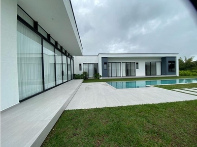 Casa de campo de alto standing de 2000 m2 en venta Pereira, Departamento de Risaralda