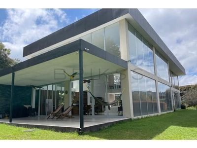 Casa de campo de alto standing de 2308 m2 en venta Medellín, Colombia