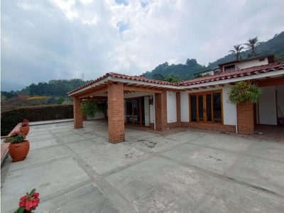 Casa de campo de alto standing de 3 dormitorios en alquiler Envigado, Colombia