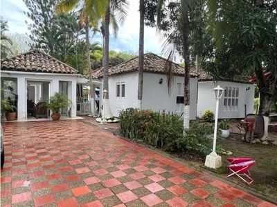 Casa de campo de alto standing de 3 dormitorios en venta Carmen de Apicalá, Colombia