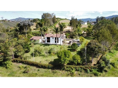 Casa de campo de alto standing de 3400 m2 en venta La Ceja, Colombia