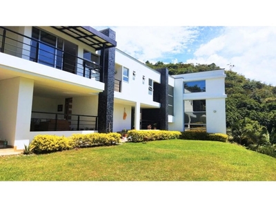 Casa de campo de alto standing de 3404 m2 en venta Girardota, Departamento de Antioquia
