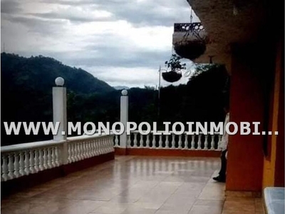 Casa de campo de alto standing de 4 dormitorios en alquiler Santa Bárbara, Departamento de Antioquia