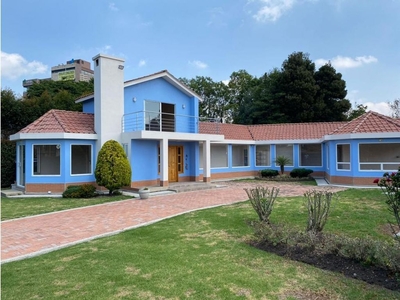 Casa de campo de alto standing de 4 dormitorios en venta Cajicá, Colombia