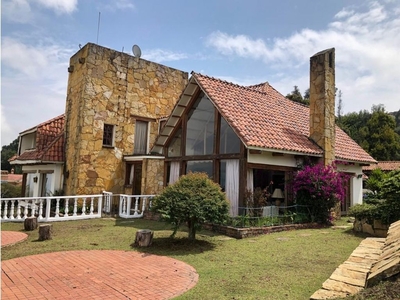 Casa de campo de alto standing de 4 dormitorios en venta Chía, Cundinamarca